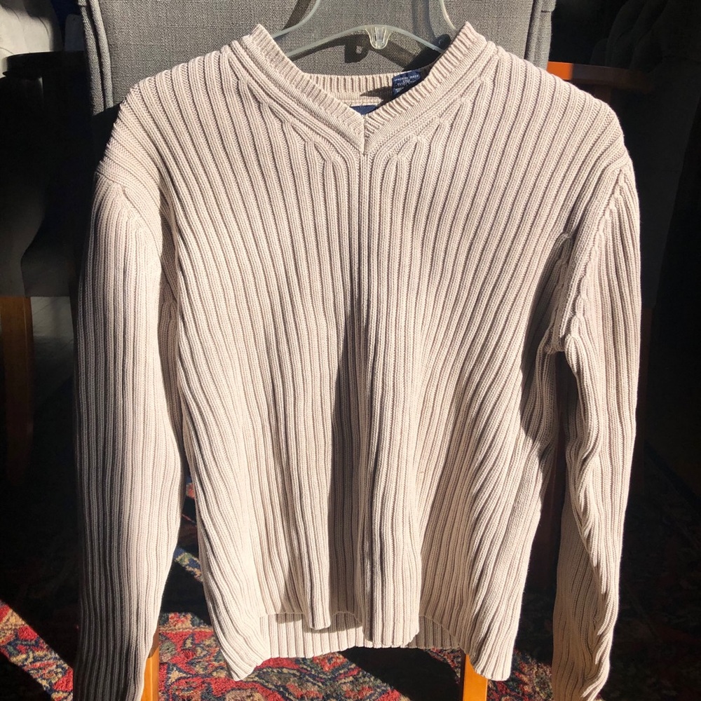 GAP Cream V-neck Sweater (Unisex Size Medium)